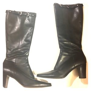 Michelle D black boots